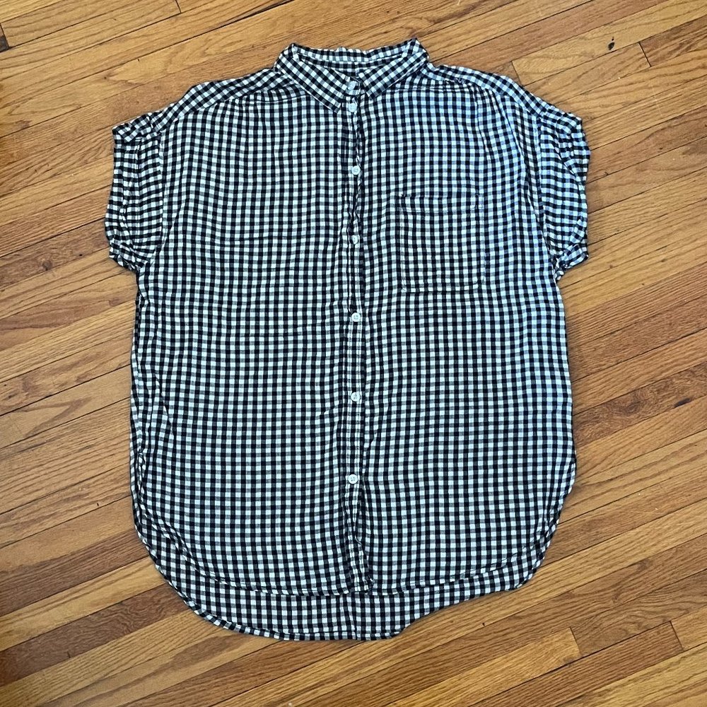 American Eagle Navy & White Gingham Short Sleeve Button Down